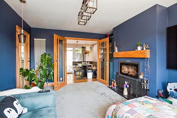3 Bedroom Semi-Detached House For Sale In Crag Lane, Halifax, HX2