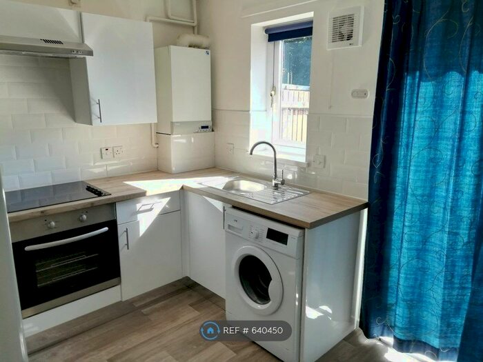 2 Bedroom Terraced House To Rent In Llwyn Carw, Morriston, SA6