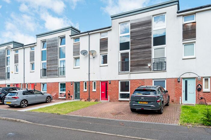 3 Bedroom Detached House To Rent In Craigend Close, Anniesland, Glasgow, G13