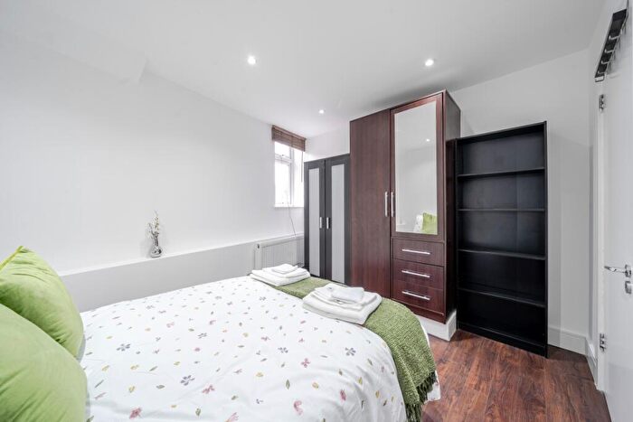 2 Bedroom Apartment To Rent In Coleridge Road London, N8