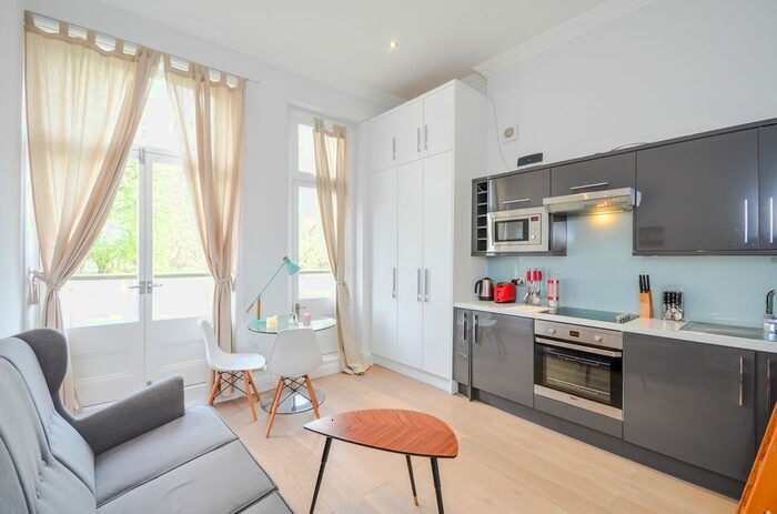 Studio To Rent In Philbeach Gardens, London, SW5