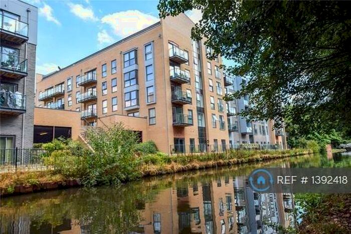 2 Bedroom Flat To Rent In The Embankment, Nash Mills Wharf, Hemel Hempstead, HP3