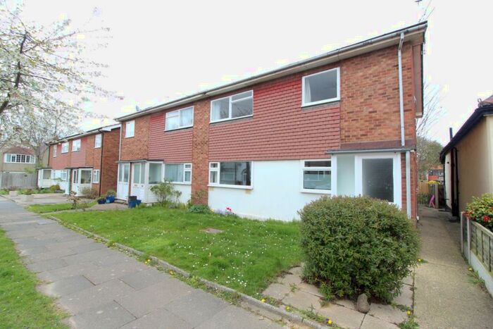 2 Bedroom Flat To Rent In Olivia Drive, Leigh-on-Sea, Essex, SS9