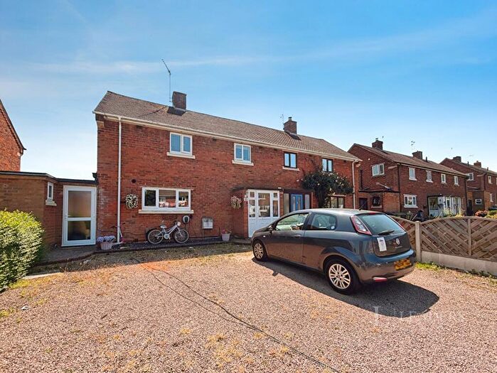 3 Bedroom Semi-Detached House To Rent In Foxlydiate Crescent, Redditch, B97