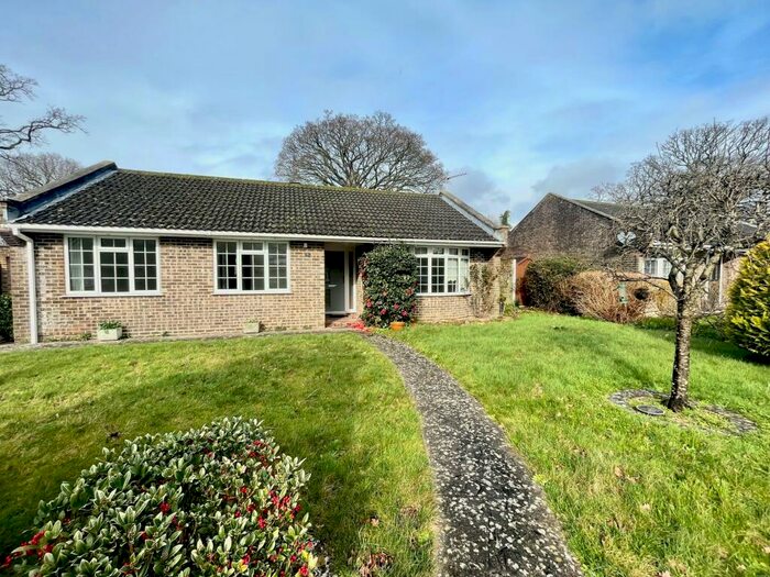 3 Bedroom Bungalow To Rent In Bosley Close, Christchurch, BH23