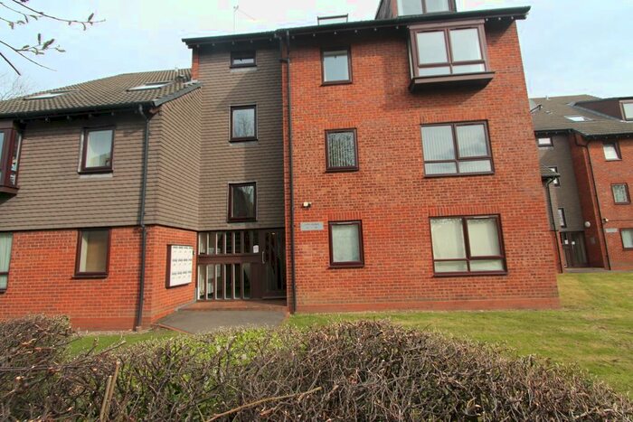 Studio To Rent In Griffin Gardens, Harborne, B17