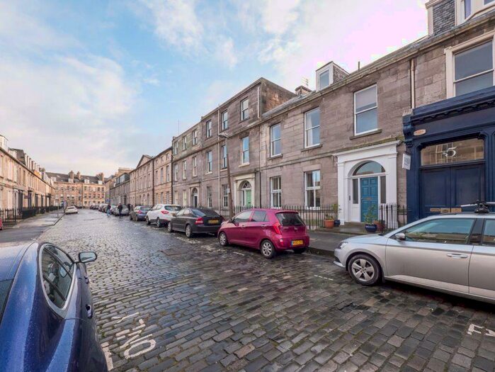 2 Bedroom Flat To Rent In Forth Street, Edinburgh, EH1