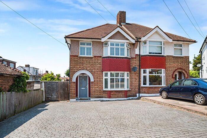 3 Bedroom Semi-Detached House For Sale In Glenbarr Close, Eltham Park, SE9