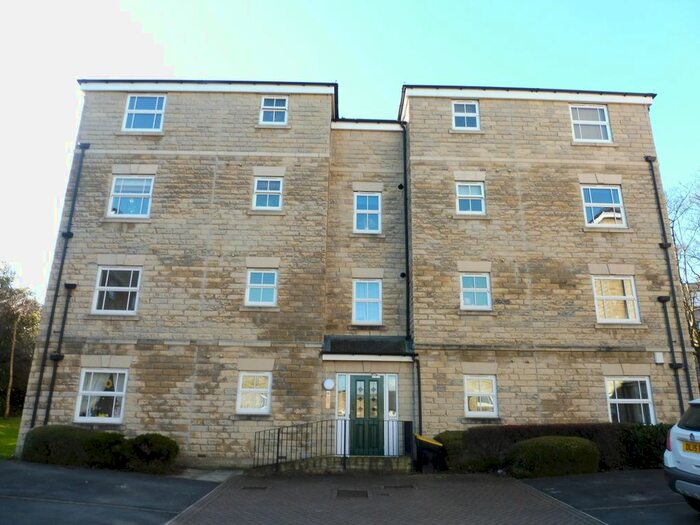 2 Bedroom Flat To Rent In Bishopdale Court, Halifax, HX1