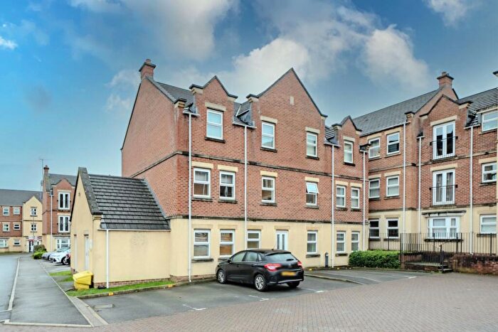 2 Bedroom Apartment For Sale In Whitehall Green, Leeds, West Yorkshire, LS12