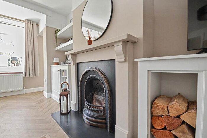 5 Bedroom Detached House For Sale In Broadstone, BH18 - Photo 5