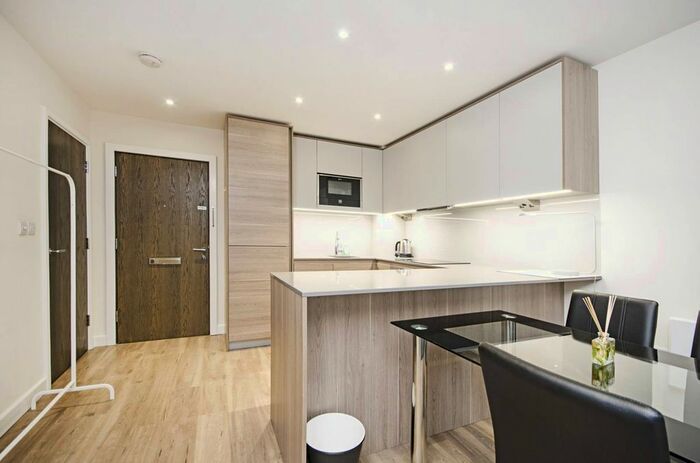 1 Bedroom Flat To Rent In Beaufort Square, Colindale, London, NW9