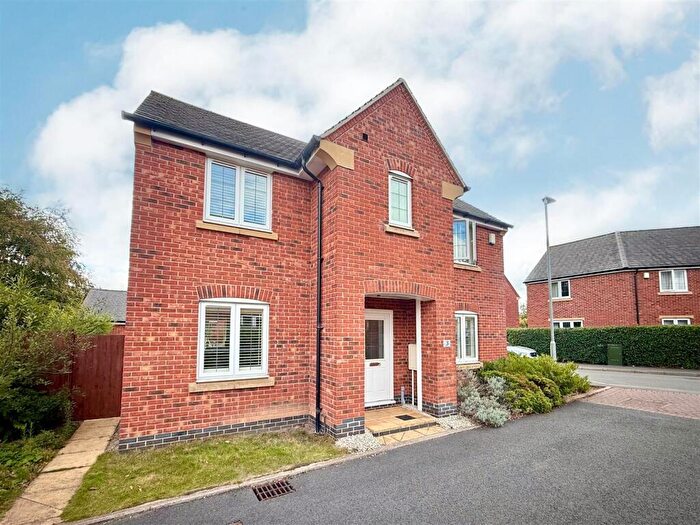 3 Bedroom Detached House For Sale In Wicket Close, Loughborough, LE11