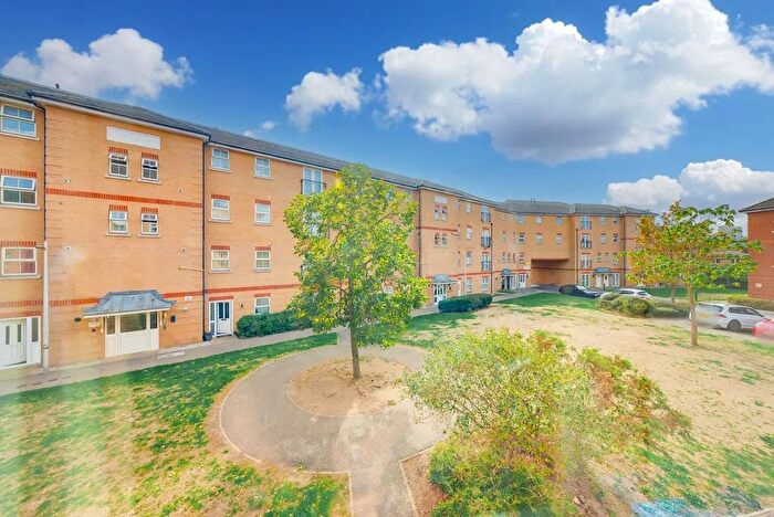 2 Bedroom Flat For Sale In Piper Way, Ilford, IG1