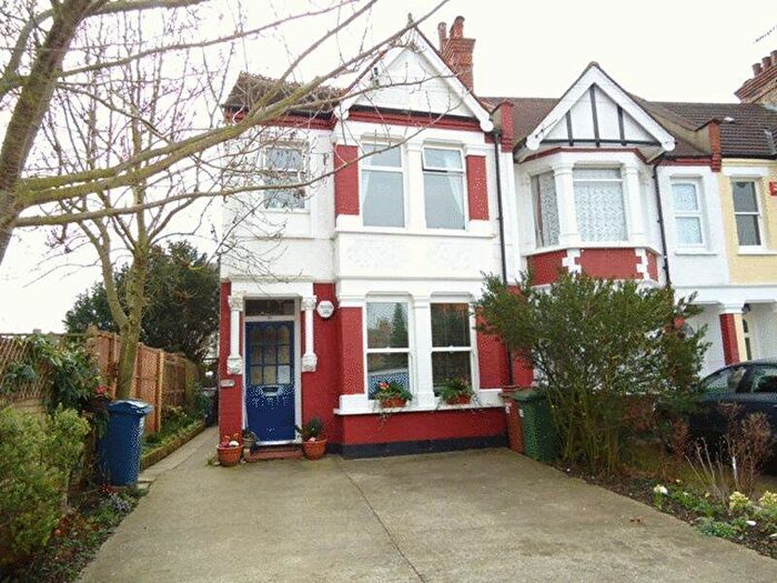 2 Bedroom Flat To Rent In Heath Road, West Harrow, HA1