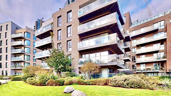 3 Bedroom Flat To Rent In Rivulet Apartments, Devan Grove, London, N4