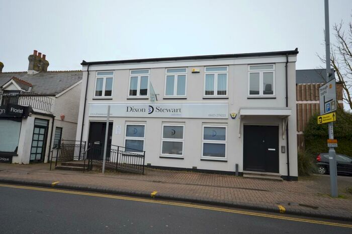 1 Bedroom Flat To Rent In Lymington Road, Highcliffe, Christchurch, Dorset, BH23