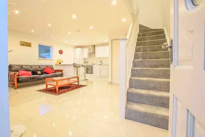 1 Bedroom Ground Maisonette To Rent In Firs Wood Close, Potters Bar, EN6