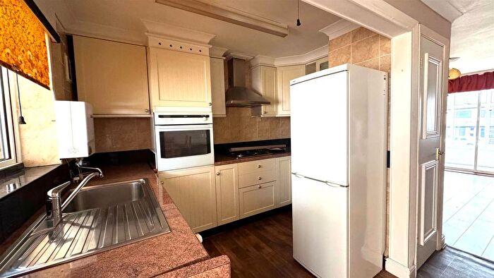 3 Bedroom Terraced House For Sale In Martley Road, Worcester, WR2