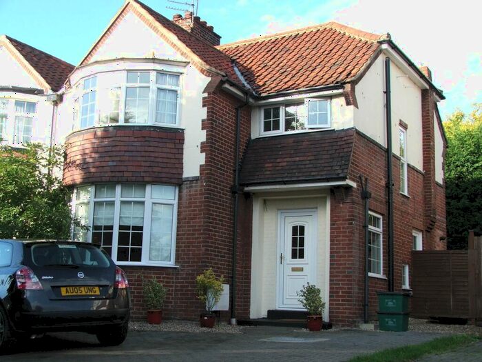 3 Bedroom Semi-Detached House To Rent In Thorpe Road, NR1