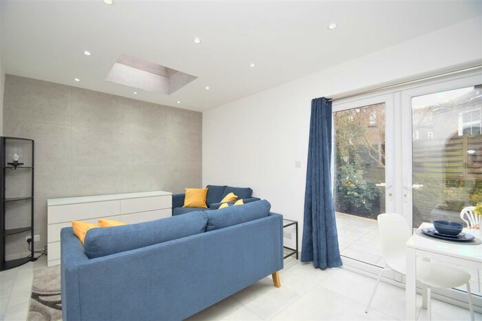 1 Bedroom Flat To Rent In Alfred Road, Acton, W3