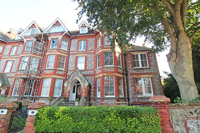 2 Bedroom Flat For Sale In Blackwater Road, Eastbourne, BN20