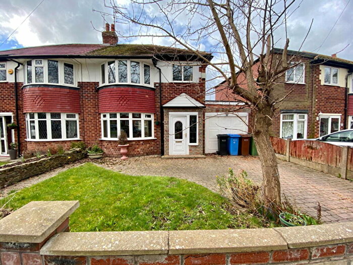 3 Bedroom Semi-Detached House To Rent In Parkway, Stockport, SK3