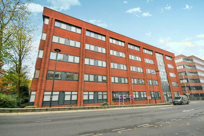 1 Bedroom Apartment To Rent In Electra House, SN1