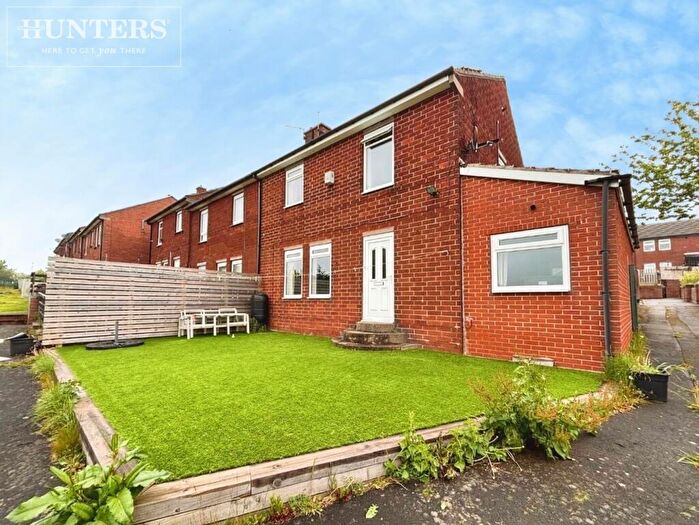 4 Bedroom End Of Terrace House For Sale In Elland Close, Barnsley, S71