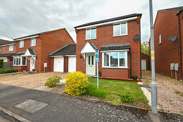 3 Bedroom Link Detached House For Sale In Redbarn, Whittlesey, Cambs, PE7