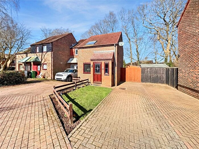 2 Bedroom End Of Terrace House For Sale In Orbit Close, Walderslade Woods, Kent, ME5