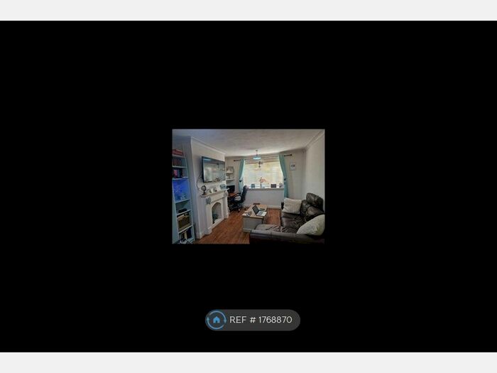 1 Bedroom Flat To Rent In High Road, Buckhurst Hill, IG9