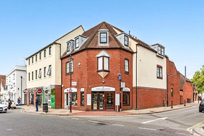 1 Bedroom Flat For Sale In Oyster Mews, Emsworth, PO10
