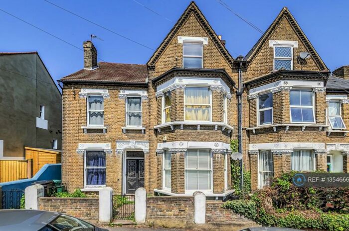4 Bedroom Maisonette To Rent In Waldegrave Road, London, SE19