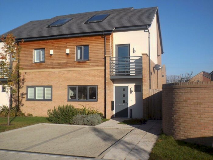 3 Bedroom House To Rent In Hawksbill Way, Peterborough, PE2