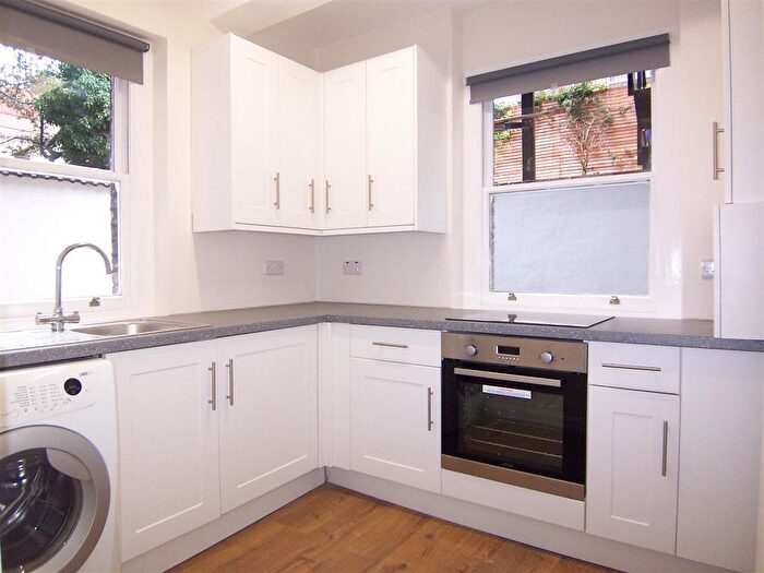1 Bedroom Flat To Rent In Uverdale Road, Chelsea, SW10
