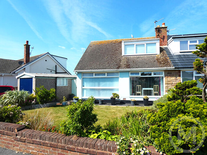 3 Bedroom Semi-Detached Bungalow For Sale In Kirkstone Drive, Norbreck, FY5