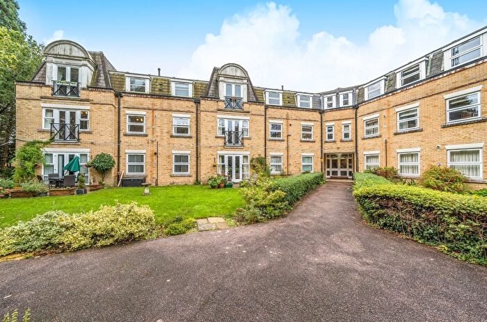 2 Bedroom Flat To Rent In Wildwood Court, Cedars Village, Chorleywood, Rickmansworth, Hertfordshire, WD3