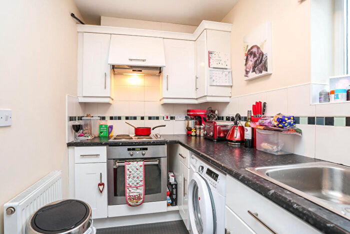 2 Bedroom Apartment To Rent In Harbourne Close, Kenilworth, CV8