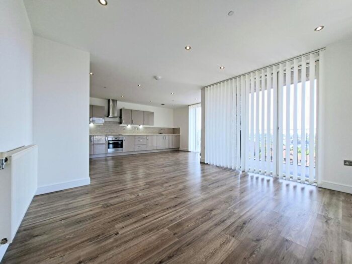 3 Bedroom Apartment To Rent In Creative Road Deptford, SE8