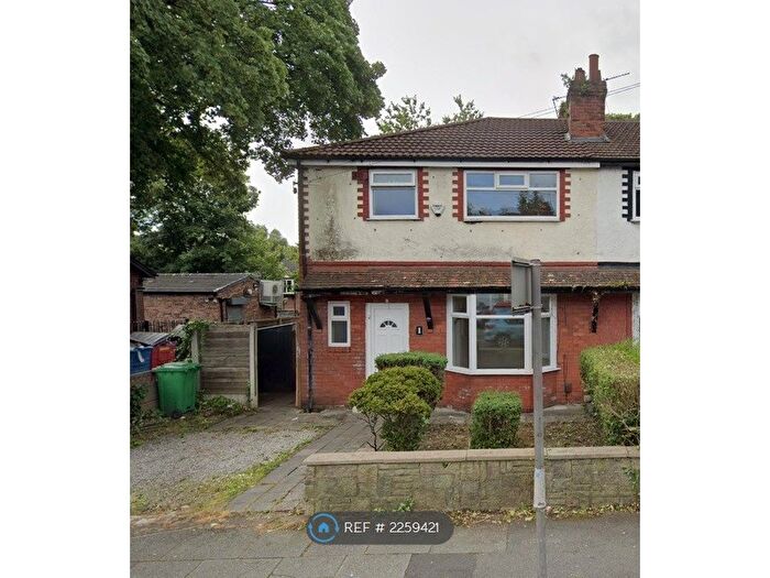 4 Bedroom Semi-Detached House To Rent In Edilom Road, Manchester, M8