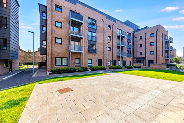 2 Bedroom Flat For Sale In Shrubhill Walk, Edinburgh, Midlothian, EH7