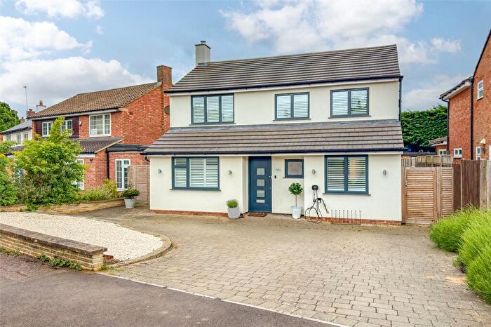 4 Bedroom Detached House For Sale In Greenway, Harpenden, Hertfordshire, AL5