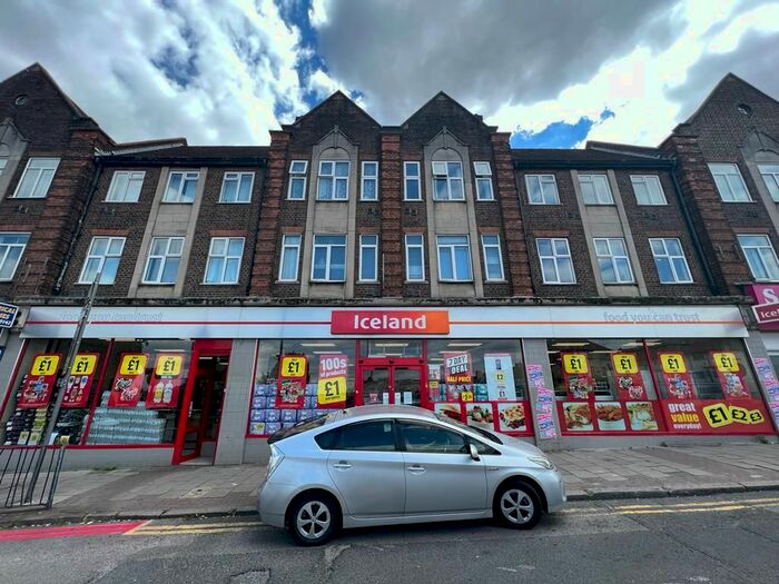 3 Bedroom Flat To Rent In Chartley Parade, North Circular Road, London, NW2