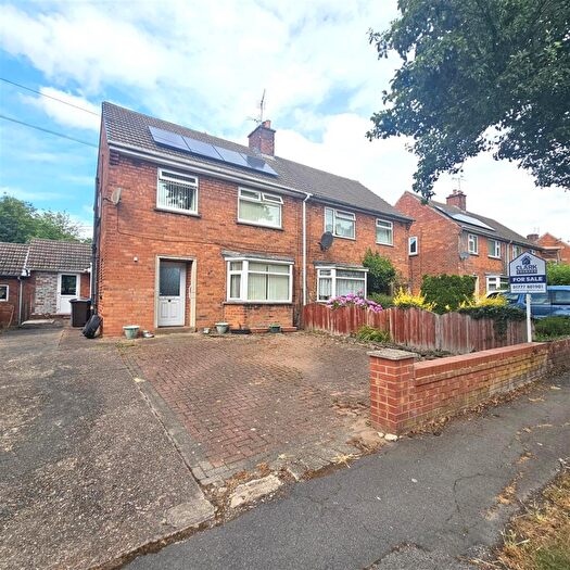 3 Bedroom Semi-Detached House For Sale In Peel Avenue, Tuxford, Newark, NG22