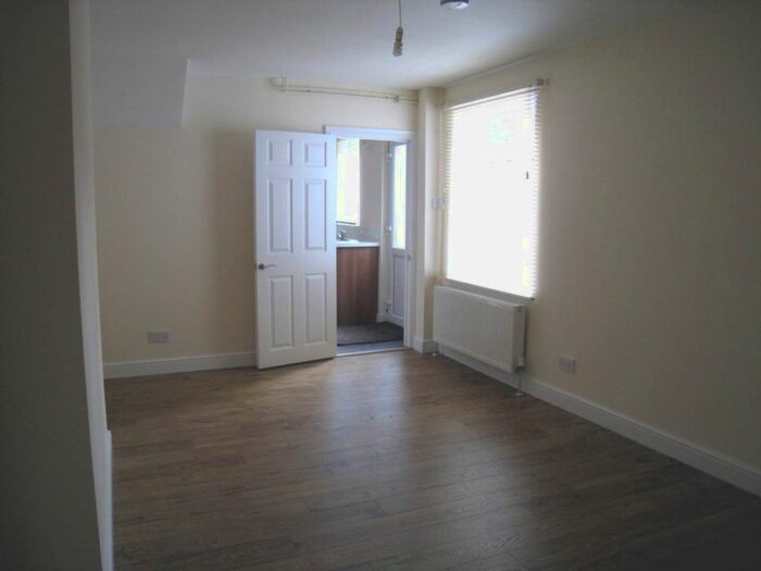 1 Bedroom Flat To Rent In Jubilee Road, Exeter, EX1
