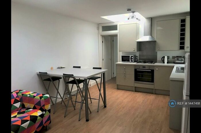 1 Bedroom Flat To Rent In Camden High Street, Camden, London, NW1
