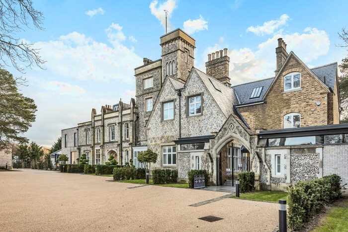 3 Bedroom Apartment To Rent In Westerham Road, Keston, BR2