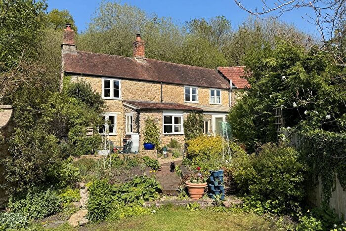 2 Bedroom Cottage For Sale In Pitcombe, Bruton, Somerset, BA10
