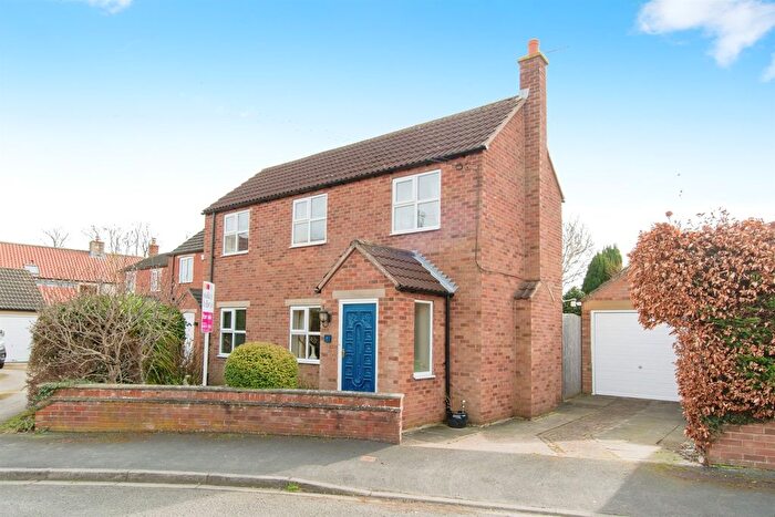 3 Bedroom Detached House For Sale In The Paddock, Burton Salmon, Leeds, LS25